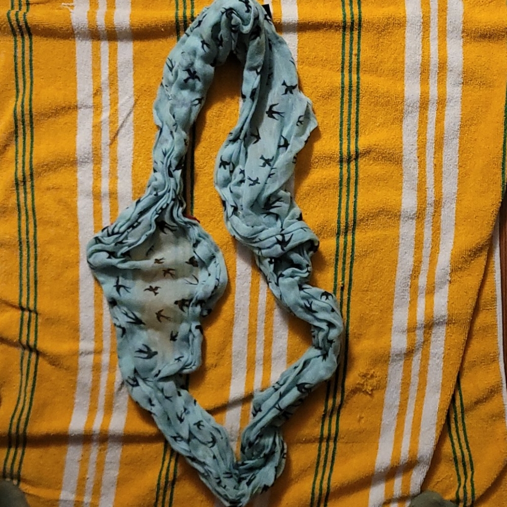 Infiniti scarf